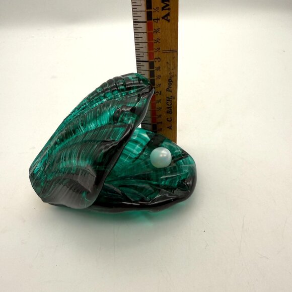 The Original Mt. St. Helens Ash Glass Oyster Shell Green Faux Pearl Display - Picture 8 of 9